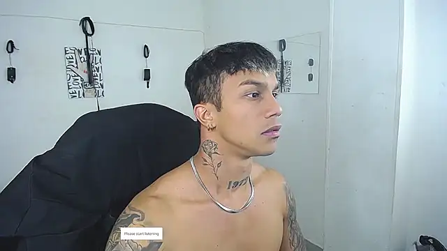 Leonard_Price Live XXX-Chat