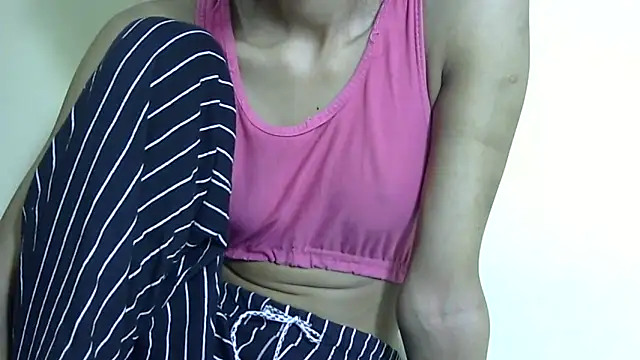 Anu_tiny Chat XXX in diretta