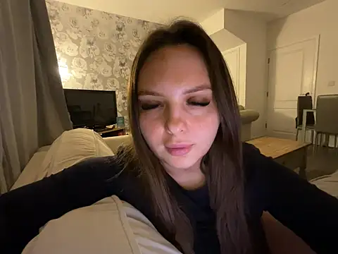 EllaStarrxxx Webcam Show