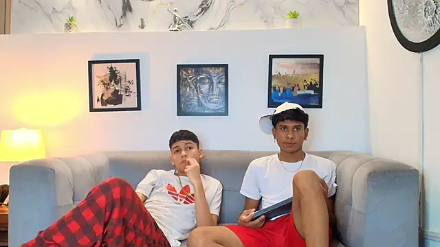 Chat +18 de COUPLES_BOYS ao vivo