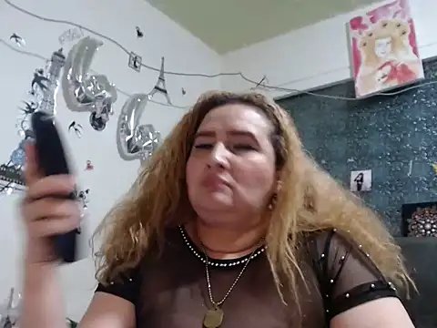 Perla1981-- Live XXX Chat