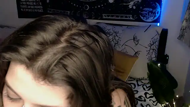 Chatroom XXX en direct de AlienforTwenty