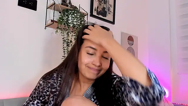 aisha_es Pertunjukan Webcam