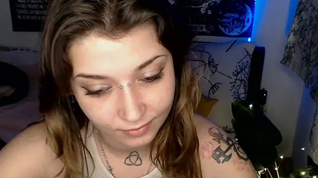 AlienforTwenty: онлайн-секс-чат