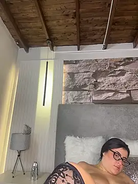 Chatroom XXX en direct de VioletaMaddox