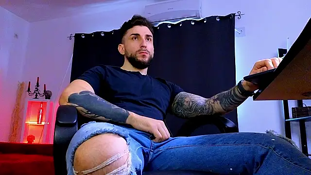 MightyAaron66 – Naživo XXX chat