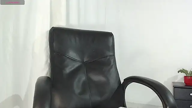 Aaronblack1_ Live XXX-chat