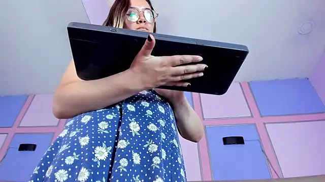 Alaiia___: онлайн-секс-чат