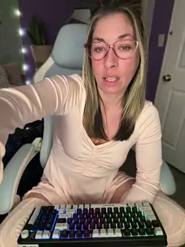 Chat +18 de MiraKisss ao vivo