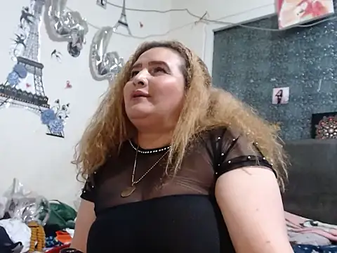 Perla1981-- Adlı Modelin Canlı XXX Sohbeti