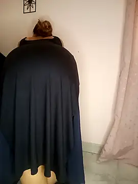 Chat +18 de Nikitasharma__ ao vivo