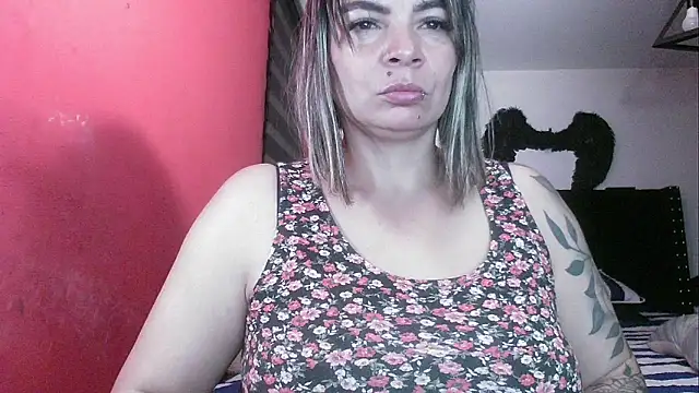 Chatroom XXX en direct de charlotedoll