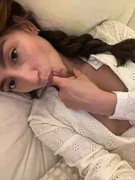 Lovinggirl_ Adlı Modelin Canlı XXX Sohbeti