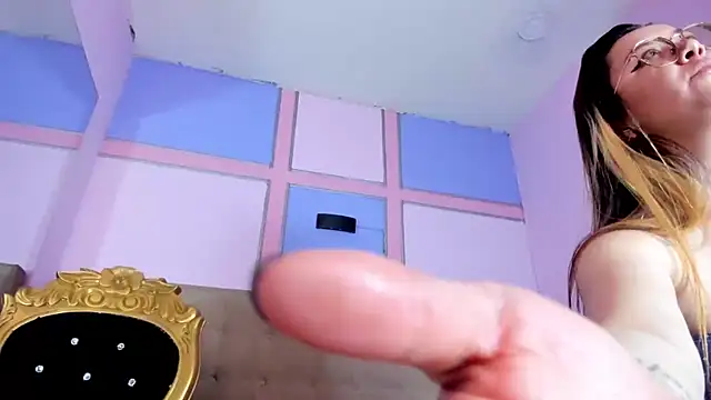 Chat XXX ao vivo de Alaiia___