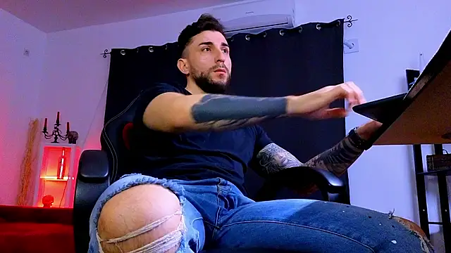 MightyAaron66: онлайн-секс-чат