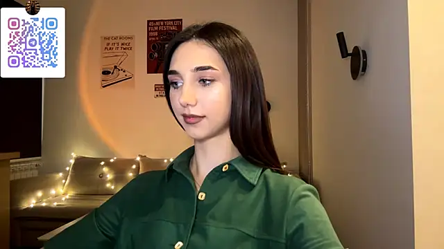 LinaMour: διαδικτυακό σόου στην κάμερα