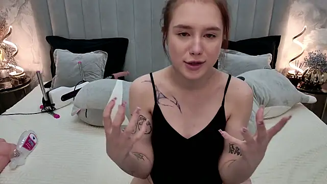 Chat +18 de CarolineTenders ao vivo