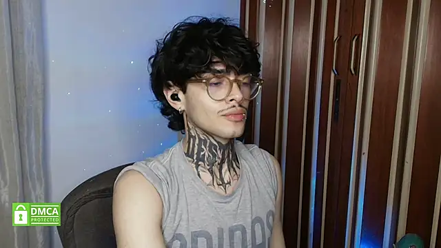 Bastiel_: онлайн-секс-чат