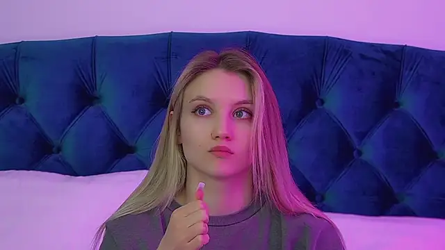 StacyEvances' Live XXX Chat