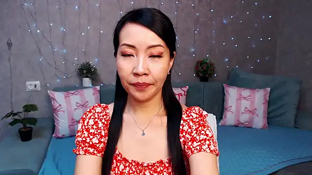 LiaPak: вебкам-шоу