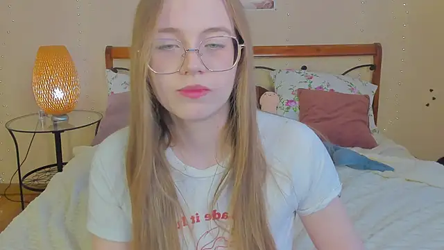 Chat +18 de miya_soft ao vivo