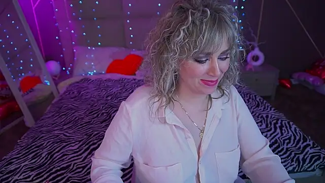 CandyLadyyy élő XXX-chatje