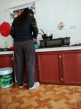 LiilyZi 在線直播表演