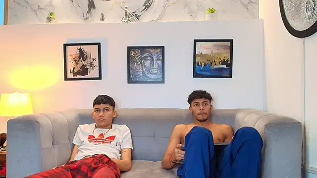 COUPLES_BOYS' Live XXX Chat