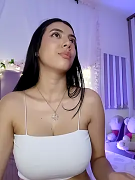 Julie_Bennet élő XXX-chatje