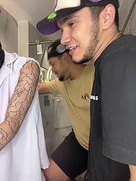 TheBatMansion 即時 XXX 聊天