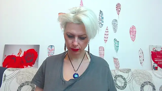 Show modela Playful_Goldie_WOW__ na web-kameri