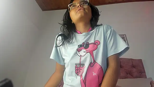 luna_velveth Adlı Modelin Canlı XXX Sohbeti