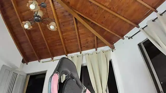 Chat +18 de IsaFontanna ao vivo