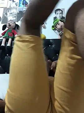 Show modela elpeluchenegroxxx3 na web-kameri