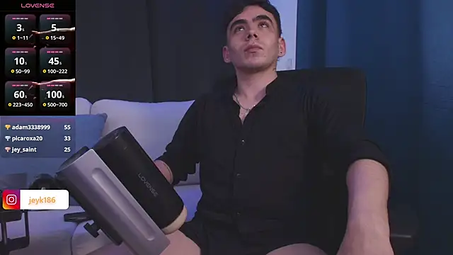 Guccy_Boy_Club – Naživo XXX chat