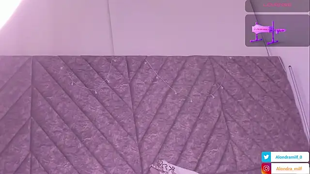 ALONDRAMILF élő XXX-chatje