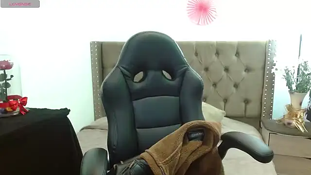 AlexandraJones_ élő XXX-chatje