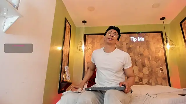 ApoloCruz Adlı Modelin Web Kamerası Şovu