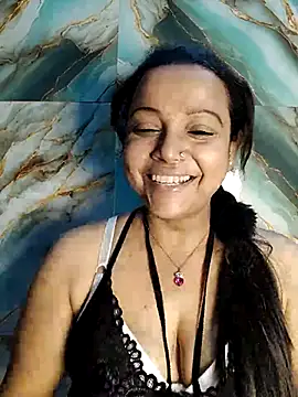 hornypiu697 élő XXX-chatje