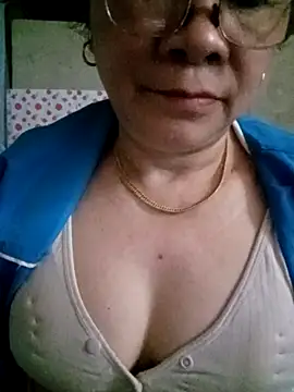 small-house123 Chat XXX live