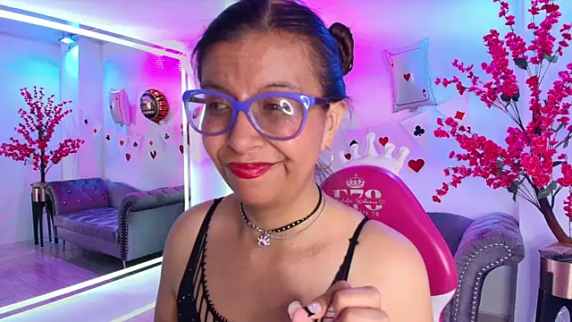 Amber__rouge élő XXX-chatje