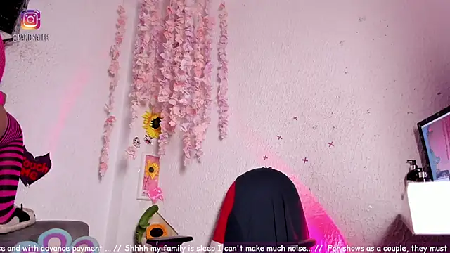 Kuutar's Live XXX Chat