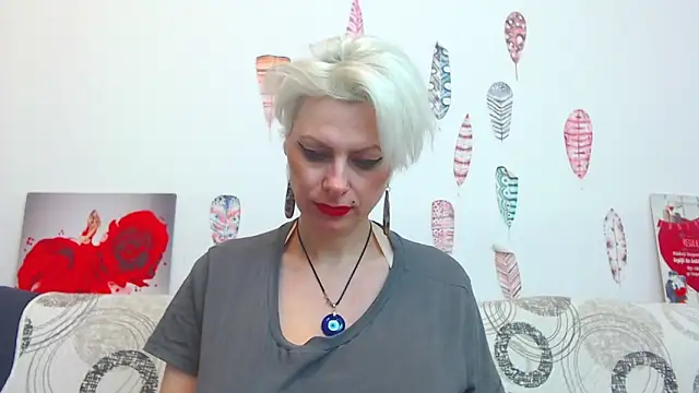 Playful_Goldie_WOW__'s Webcam Show