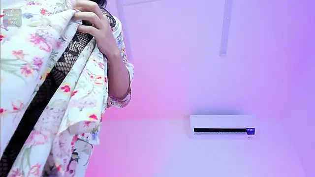 Chat +18 de Iamlola_ ao vivo