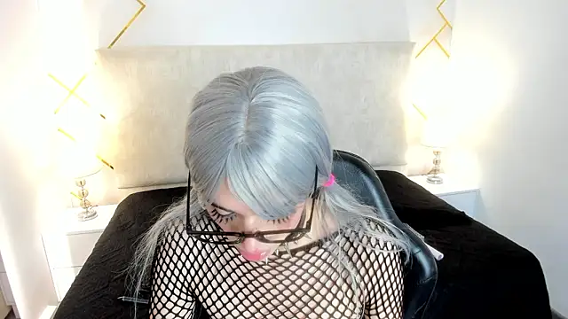 Nioki_ Show in webcam