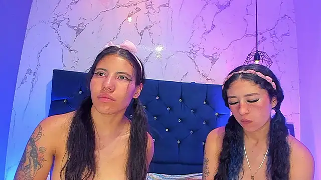 Dakotaa_Johnson: διαδικτυακό σόου στην κάμερα