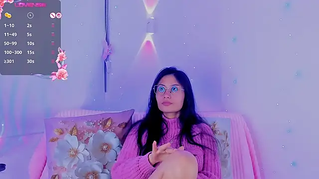 NayeCloud élő XXX-chatje