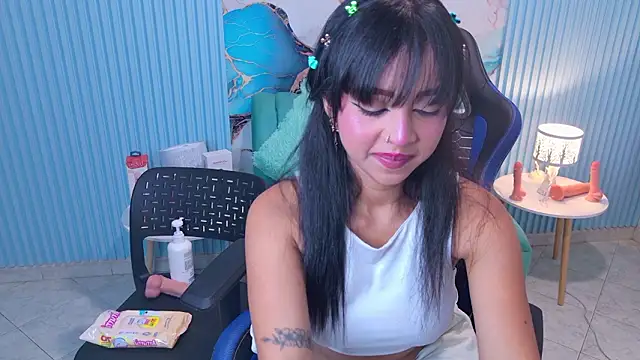 Abby18_: διαδικτυακό σόου στην κάμερα