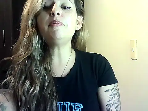 Czat XXX na żywo – Valery__Rouse_