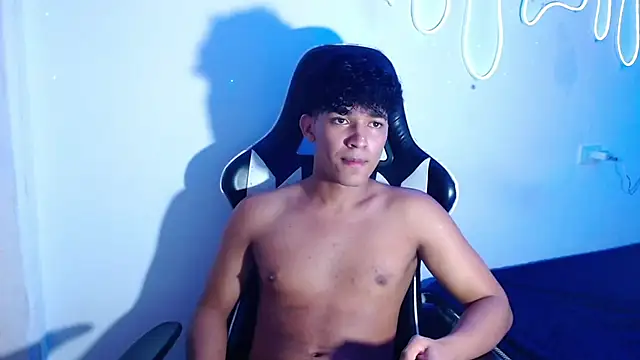 عرض كام jamescurly00